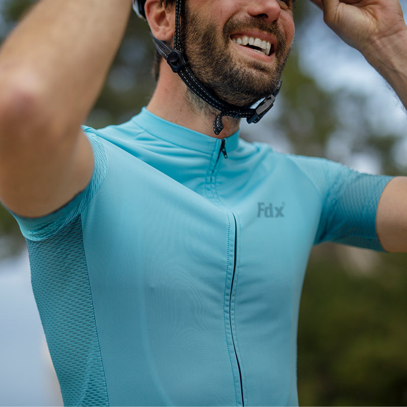 High-performance FDX men's cycling jersey, crafted to provide comfort, flexibility, and style